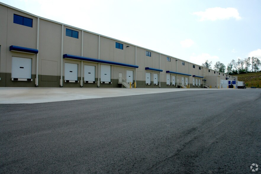 More Photos Of 485 Horizon Dr, Suwanee Warehouse For Lease