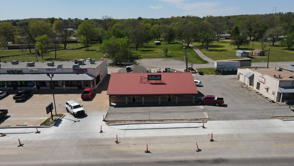 More Photos Of 1310 S Muskogee Ave, Tahlequah Restaurant For Sale