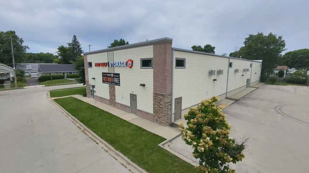 More Photos Of 2040 E St Francis Ave, Saint Francis Self Storage For Lease