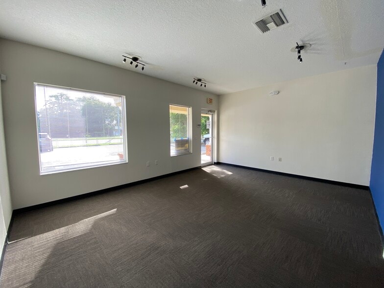 More Photos Of 206 S US-27, Lady Lake Office For Lease