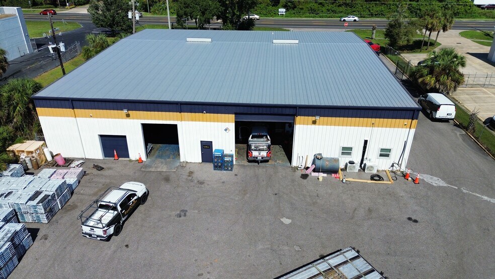 More Photos Of 3500 Silver Star Rd, Orlando Warehouse For Lease