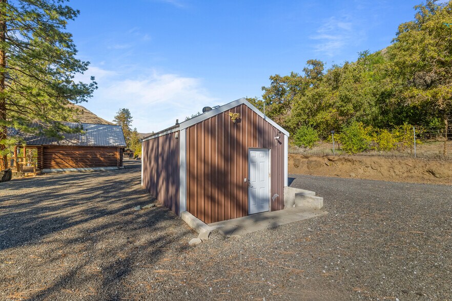 More Photos Of 13706 US 95, White Bird Trailer Camper Park For Sale