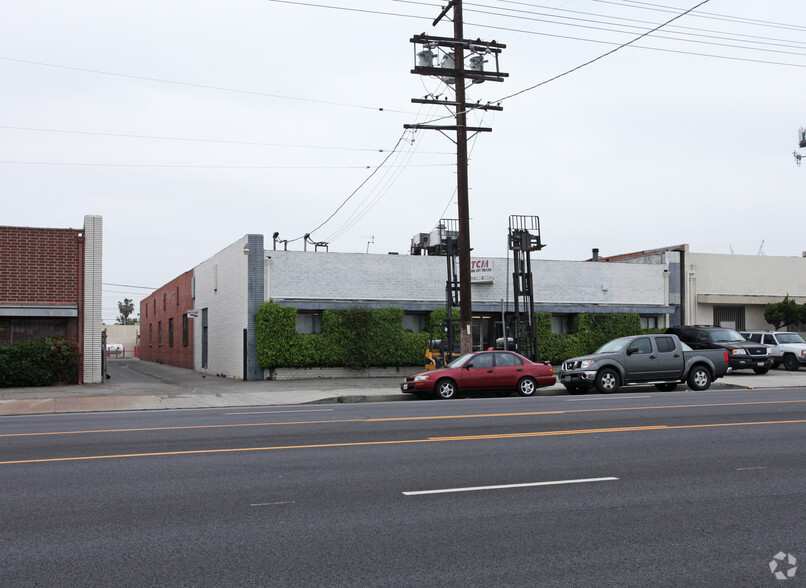 Primary Photo Of 8111 Lankershim Blvd, North Hollywood Manufacturing For Lease