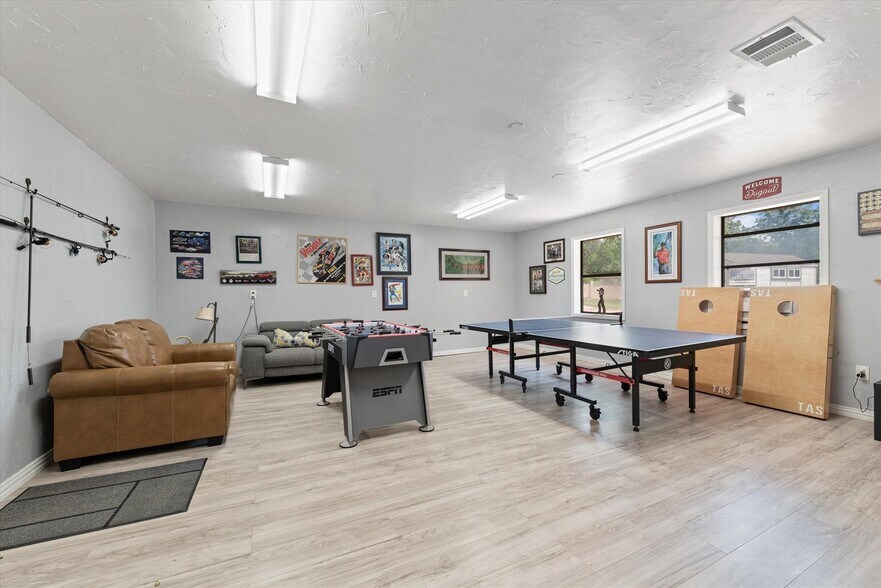 More Photos Of 1000 County Road 904, Joshua Golf Course Driving Range For Sale