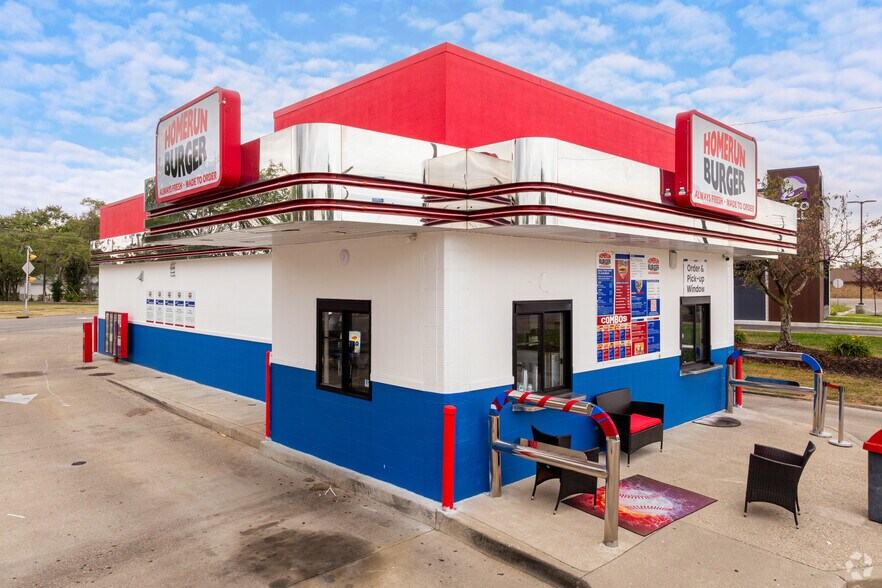 More Photos Of 1599 N Morton St, Franklin Fast Food For Lease