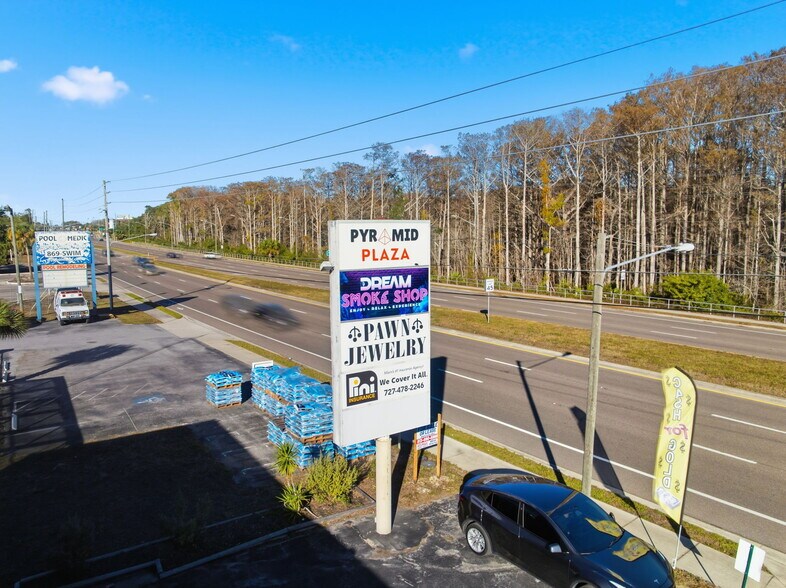 More Photos Of 8510 State Road 52, Hudson Storefront For Lease