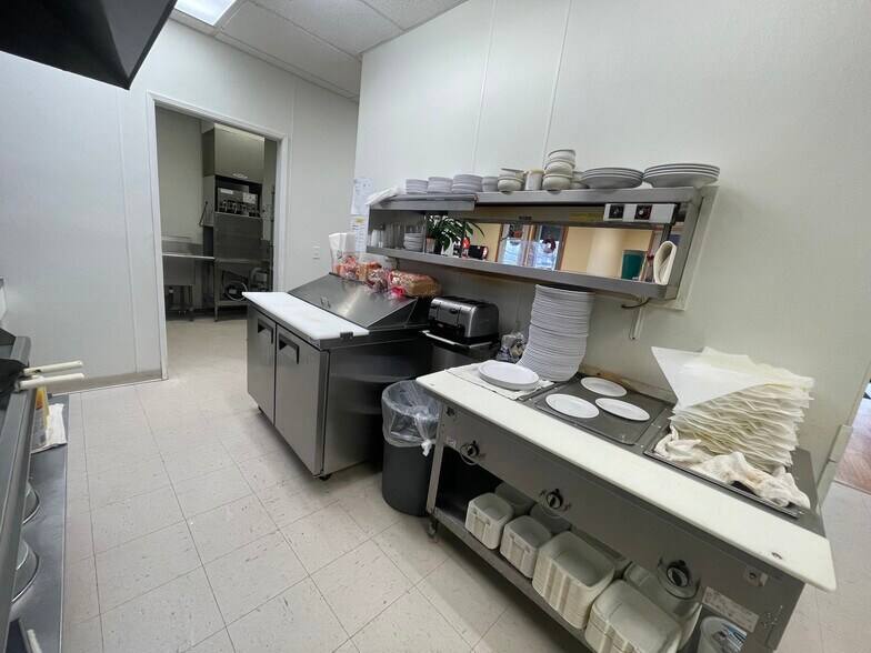 More Photos Of 101 NW Front St, Boardman Restaurant For Sale