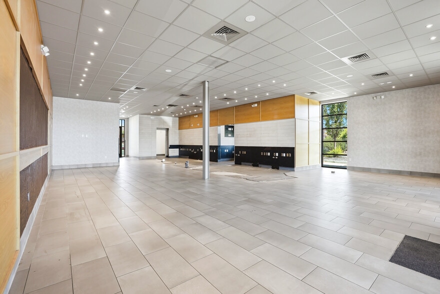 More Photos Of 602 E Yakima Ave, Yakima Storefront Retail Office For Lease