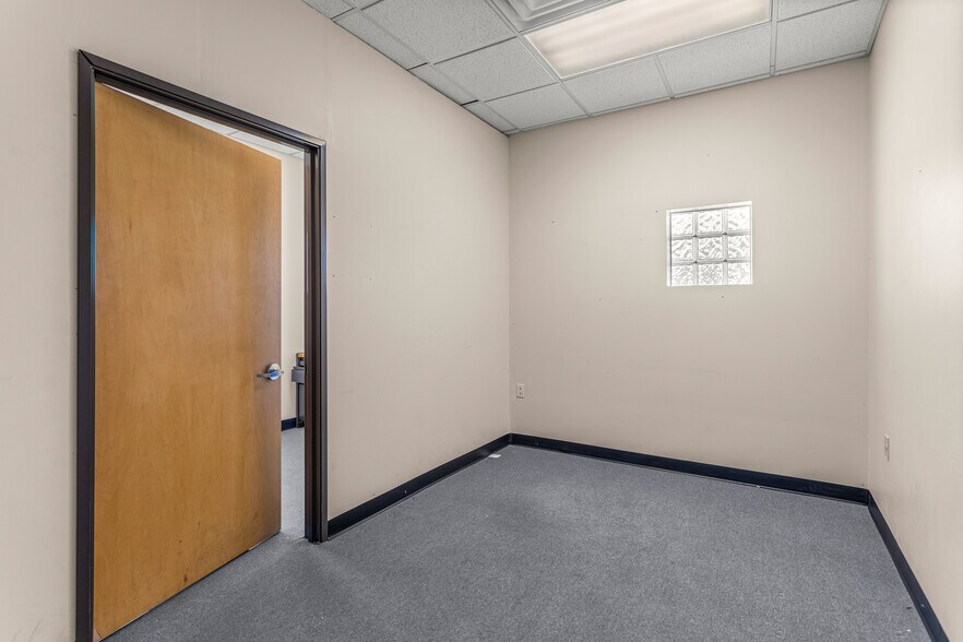 More Photos Of 18917 Joy Rd, Detroit Medical For Sale