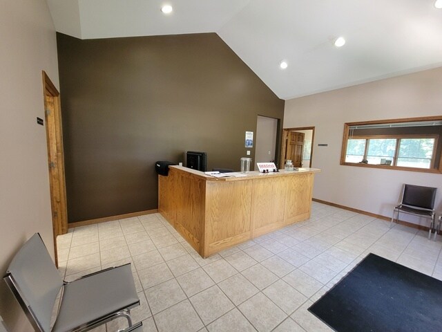 More Photos Of 1 Geeding Ln, Troy Medical For Lease