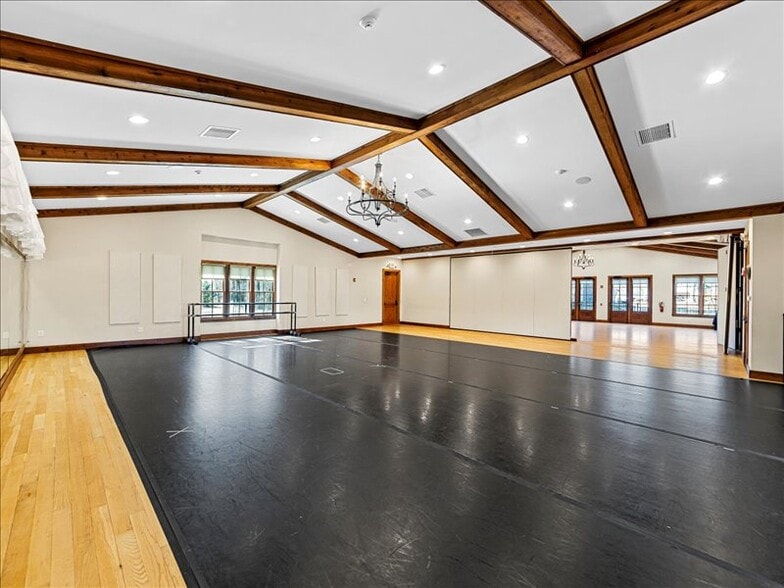 More Photos Of 2057 Grayson Hwy, Grayson Freestanding For Sale