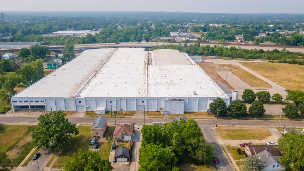 More Photos Of 2333 Mccall St, Dayton Warehouse For Lease