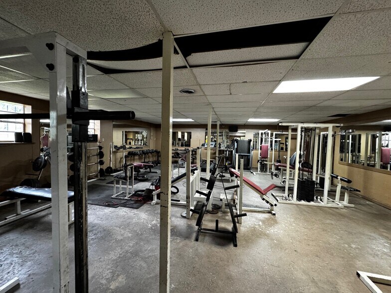 More Photos Of 1264 Hueytown Rd, Hueytown Office Residential For Sale