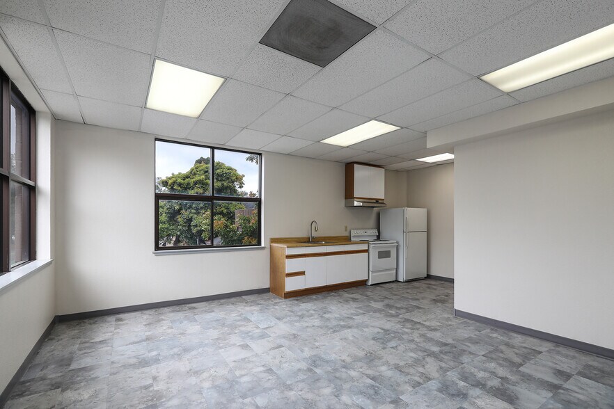 More Photos Of 520 27th St, Oakland Office For Sale
