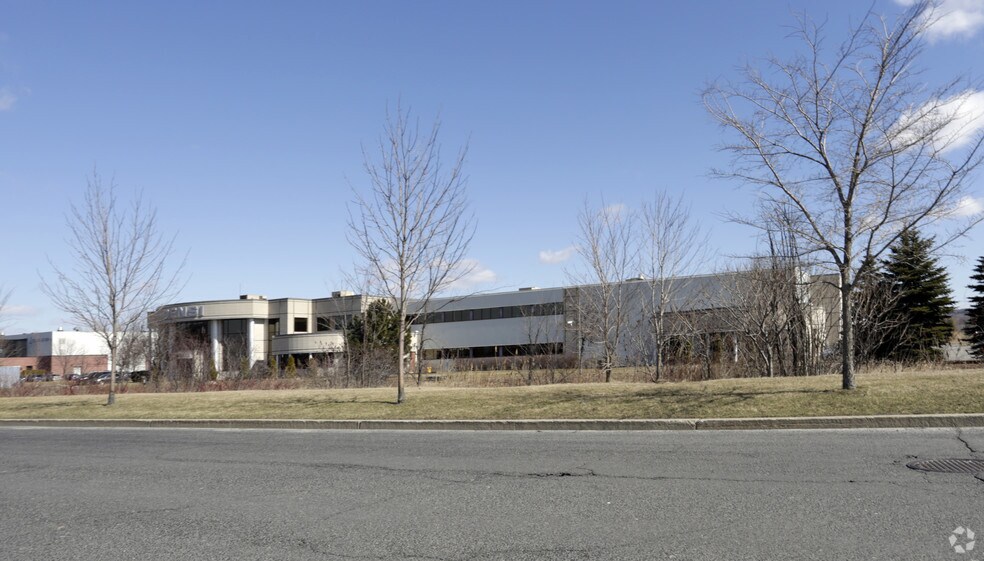 More Photos Of 1100 Rue Parent, St-Bruno-de-Montarville Industrial For Lease
