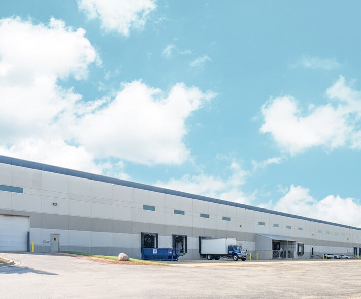 More Photos Of 5150 International Dr, Cudahy Manufacturing For Lease