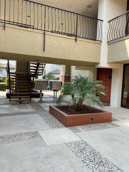 More Photos Of 400 Mobil Ave, Camarillo Medical For Lease