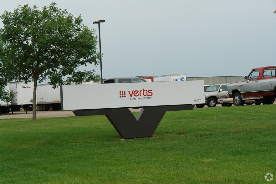 More Photos Of 5101 Valley Industrial Blvd S, Shakopee Warehouse For Lease