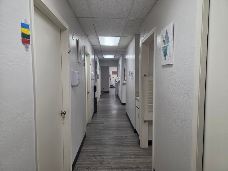 More Photos Of 8008 Menaul Blvd NE, Albuquerque Medical For Sale
