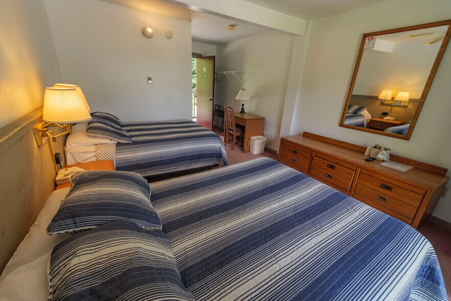 More Photos Of 6 Abroad Rd, West Dover Hotel For Sale