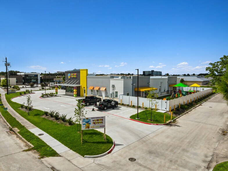 More Photos Of 16216 Moonrock Dr, Houston Freestanding For Sale