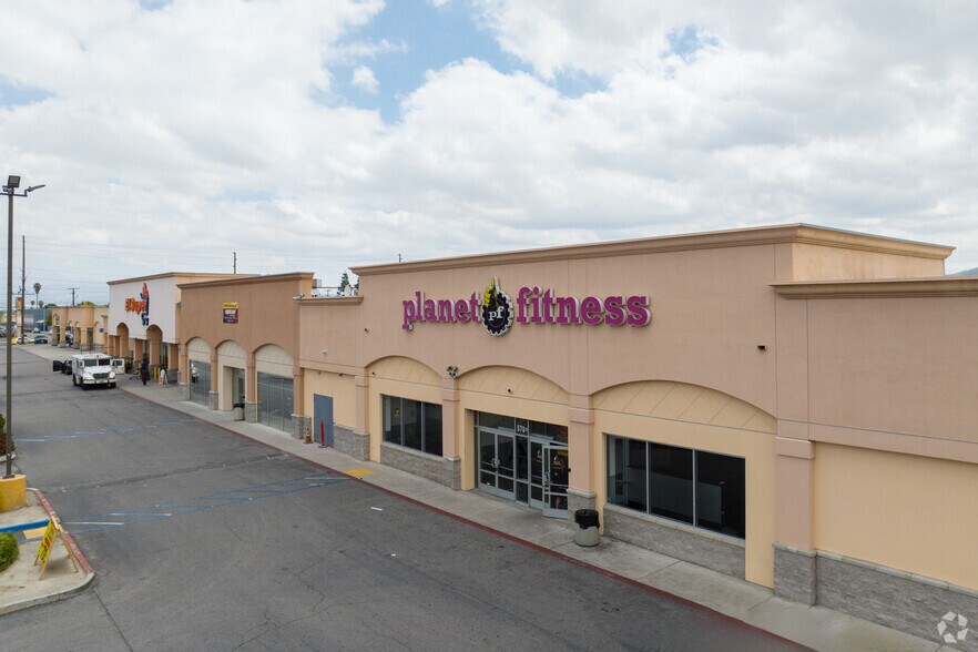 More Photos Of 570-618 S Mount Vernon Ave, San Bernardino General Retail For Lease