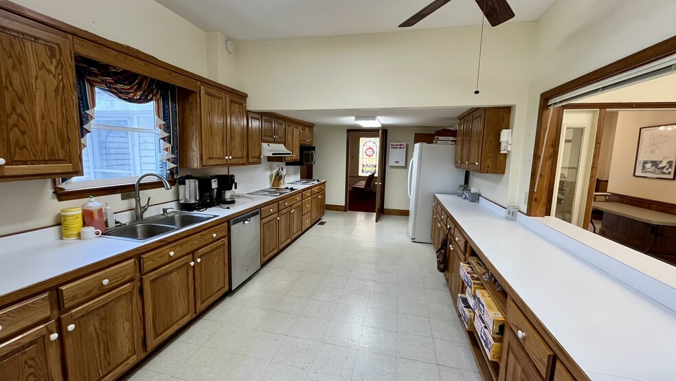 More Photos Of 955 Spring Valley Rd, Henderson Religious Facility For Sale