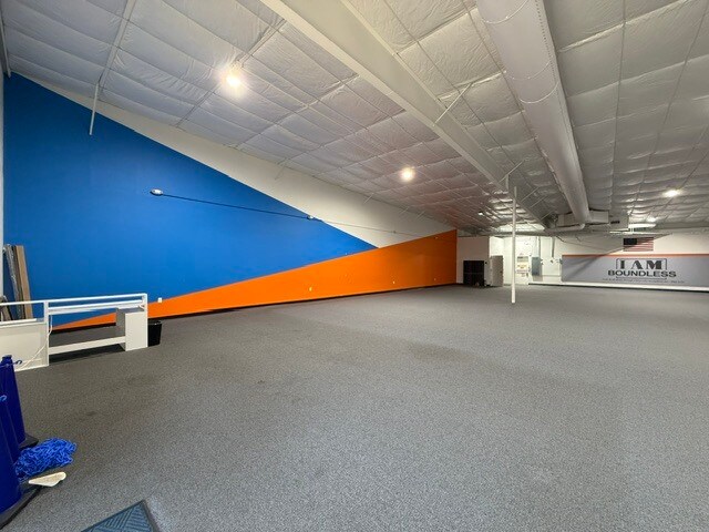 More Photos Of 100 Walmart Dr, Morrilton General Retail For Lease