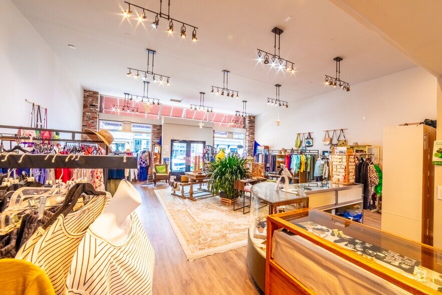 More Photos Of 1010 1st St, Snohomish General Retail For Lease