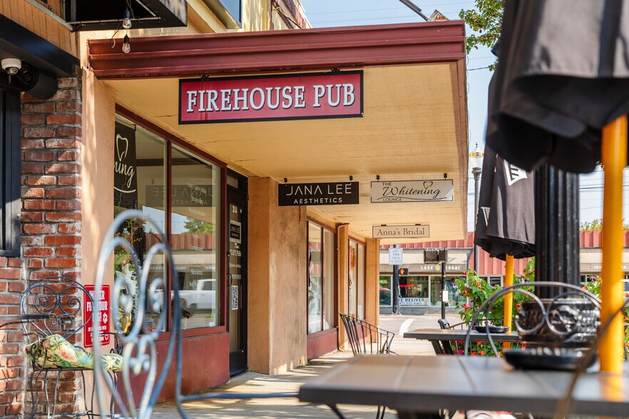 More Photos Of 402 N State St, Lake Oswego Storefront For Sale