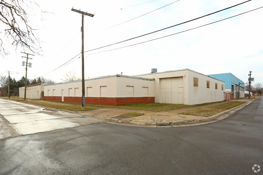 More Photos Of 19197 Sherwood St, Detroit Industrial For Sale