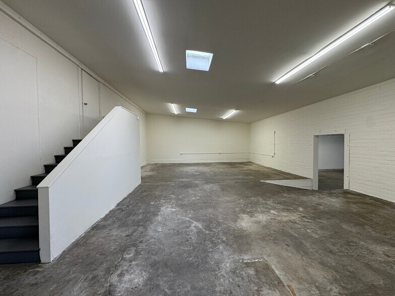More Photos Of 4233 City Terrace Dr, Los Angeles Industrial For Sale
