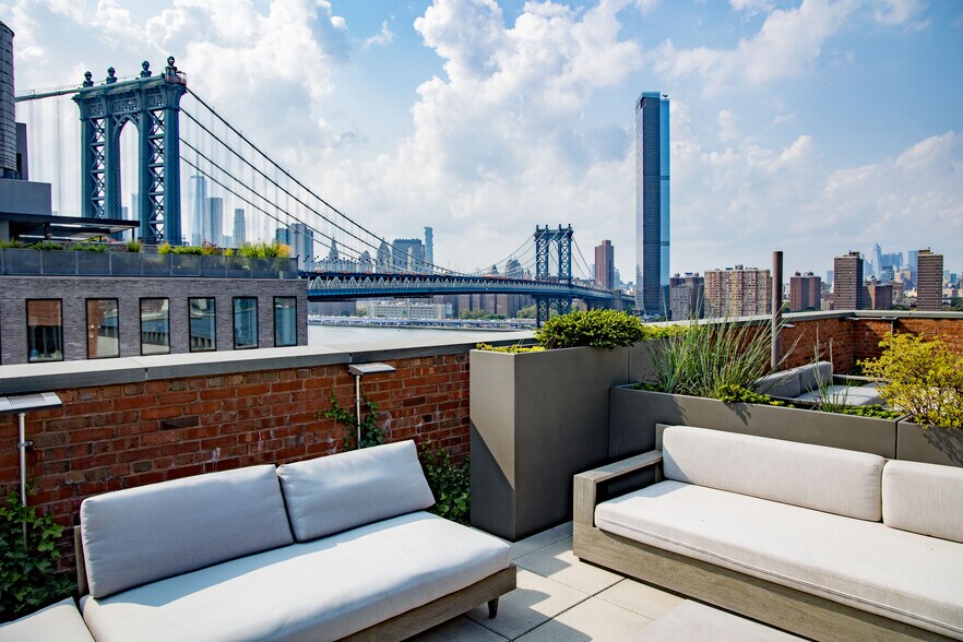 More Photos Of 10 Jay St, Brooklyn Office For Lease