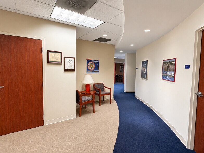 More Photos Of 3245 Hampton Ave, Saint Louis Office For Sale