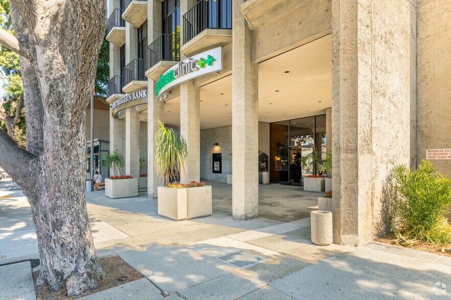 More Photos Of 7855 Ivanhoe Ave, La Jolla Office For Lease