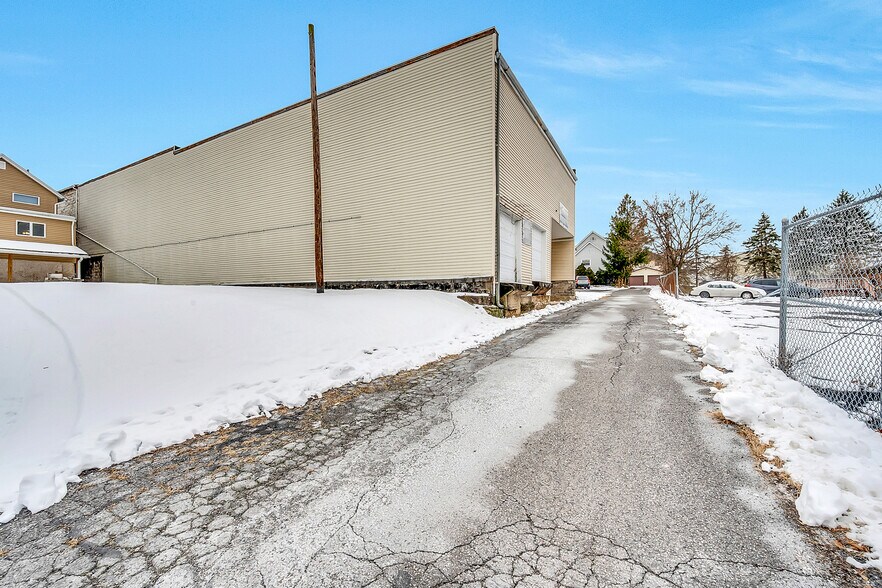 More Photos Of 531 George St, Throop Industrial For Sale