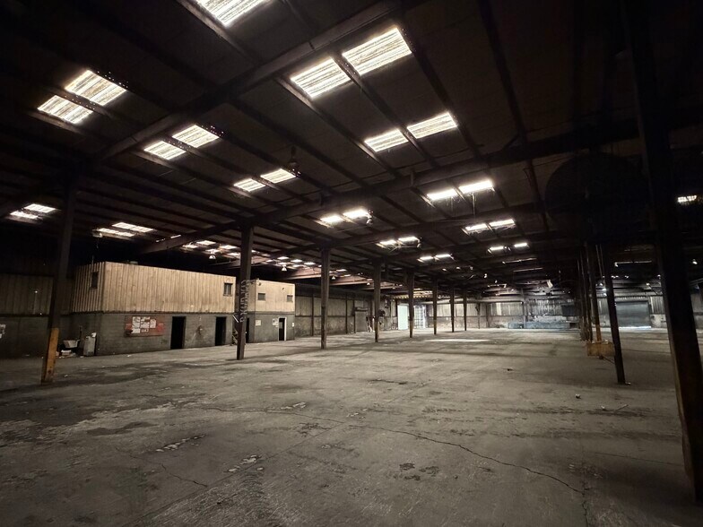 More Photos Of 3323 33rd Pl N, Birmingham Manufacturing For Lease