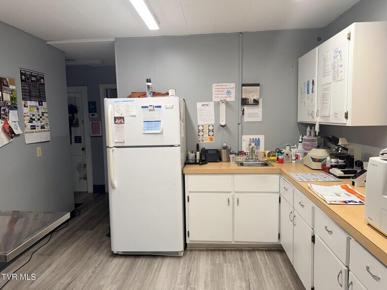 More Photos Of 404 Hurricane Rd NE, Wise Medical For Sale