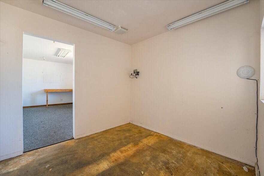 More Photos Of 3308 Cyclone Ct, Cottonwood Warehouse For Lease