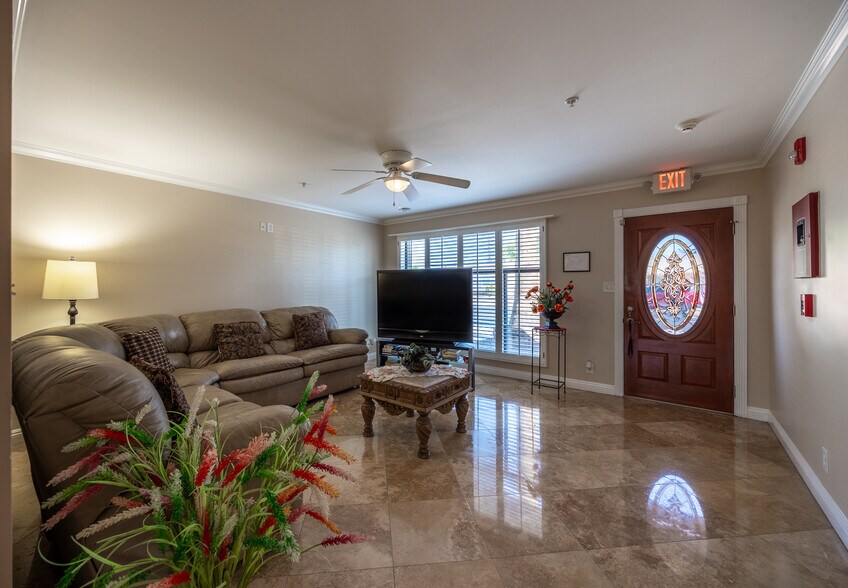 More Photos Of XXXXW Assisted Living Dr., Phoenix Assisted Living For Sale