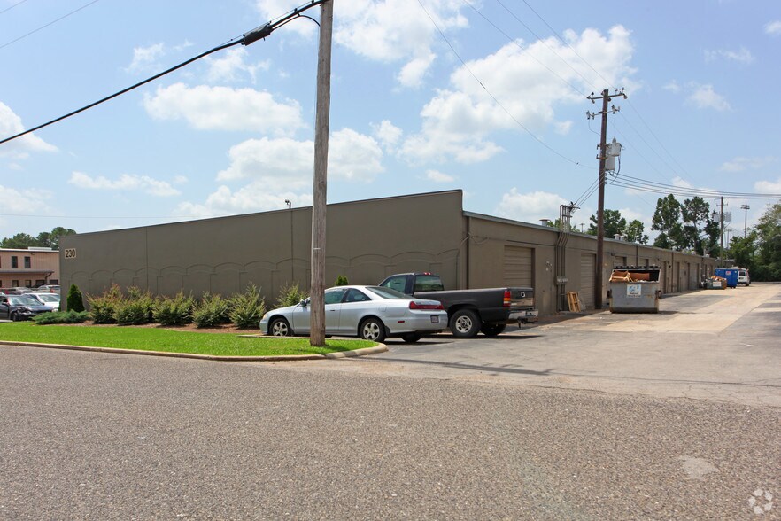 More Photos Of 237 Oxmoor Cir, Birmingham Unknown For Lease