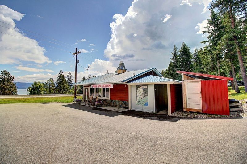 More Photos Of 23113 Rollins Lakeshore Dr, Rollins General Retail For Sale