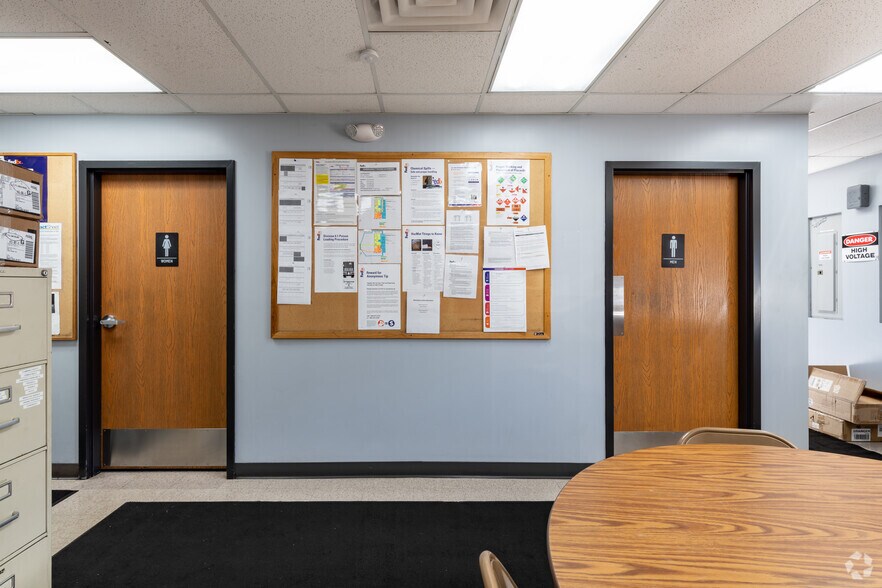 More Photos Of 4025 S Dye Rd, Swartz Creek Truck Terminal For Sale