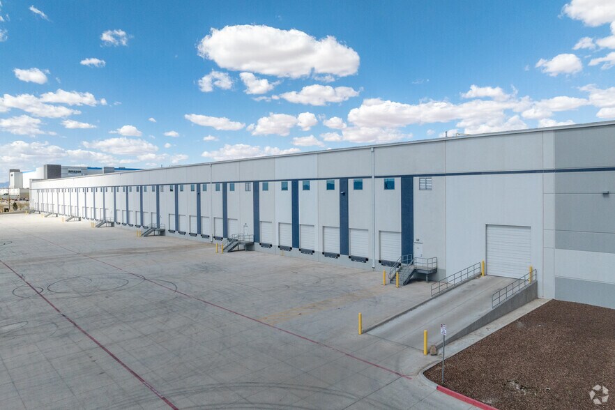 More Photos Of 12100 Emerald Pass Ave, El Paso Distribution For Lease