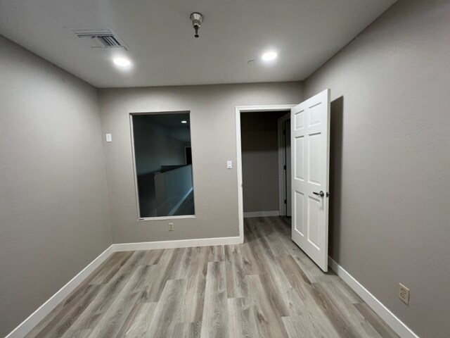 More Photos Of 7631 E Greenway Rd, Scottsdale Warehouse For Lease