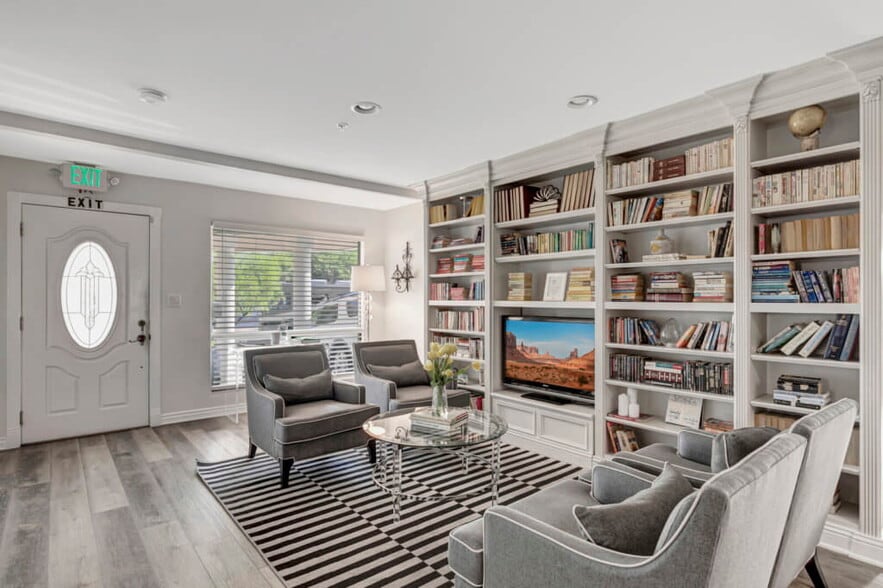 More Photos Of 15801 N 19th Pl, Phoenix Assisted Living For Sale