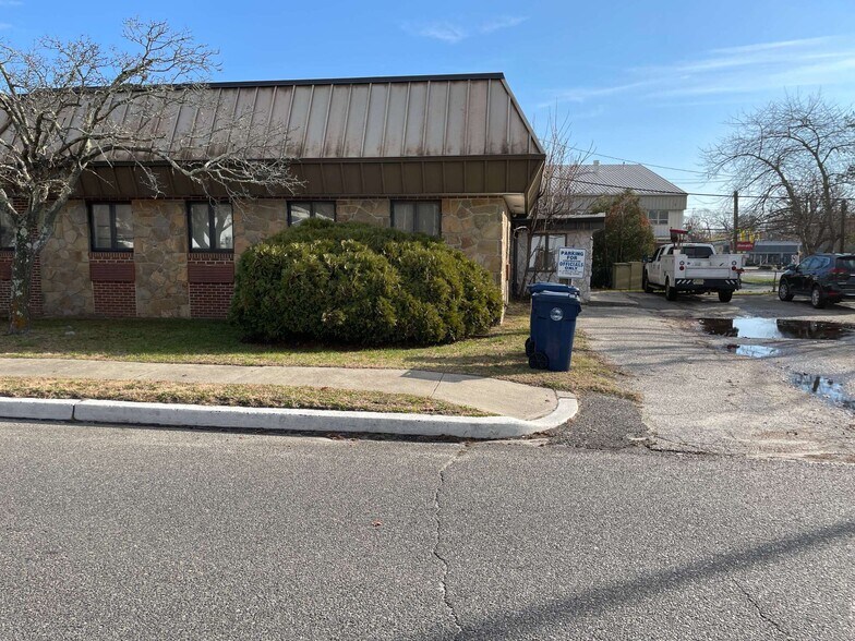 More Photos Of 7 Gifford Rd, Tuckerton Office For Sale