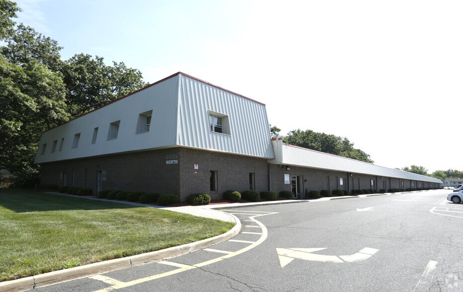 Primary Photo Of 3535 Quakerbridge Rd, Hamilton Medical For Lease