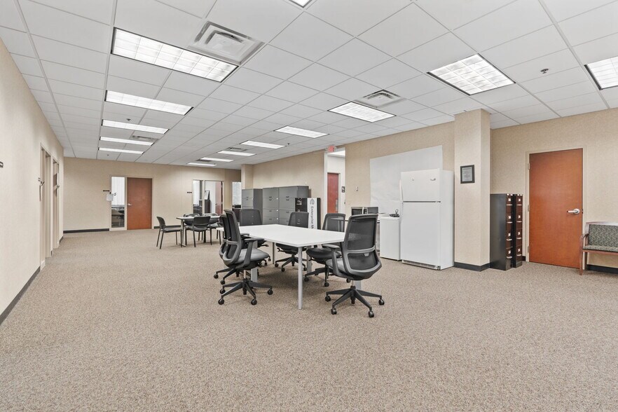 More Photos Of 2775 Blue Water Rd, Eagan Office For Sale