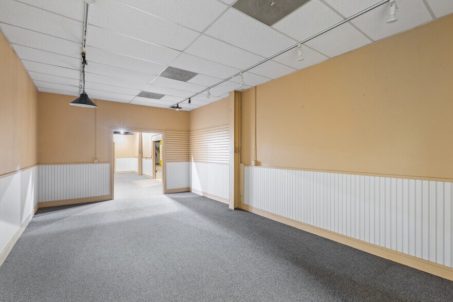 More Photos Of 412 Harrison St, Kalamazoo Freestanding For Lease